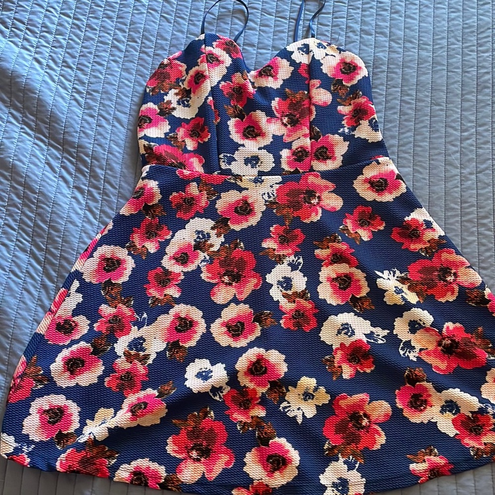 Nwt Love by Chelsea floral print dress size L